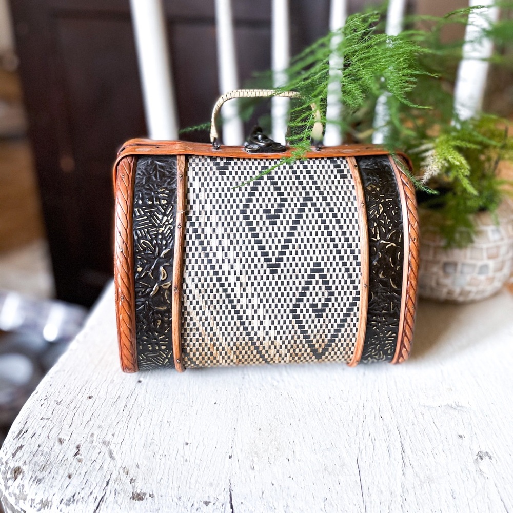 Decorative Wooden Traincase